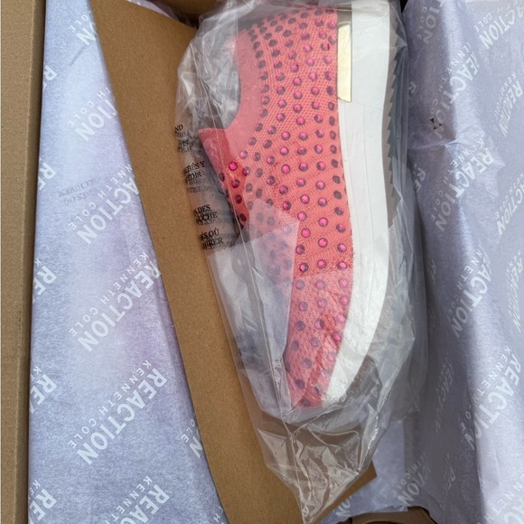 Kenneth Cole Reaction | Cameron Jewel Sneaker | Coral Rhinestone | NWT | 6 & 7 - Picture 6 of 9